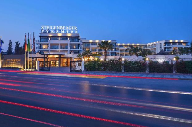 シュタイゲンベルガー ピラミッズ カイロ